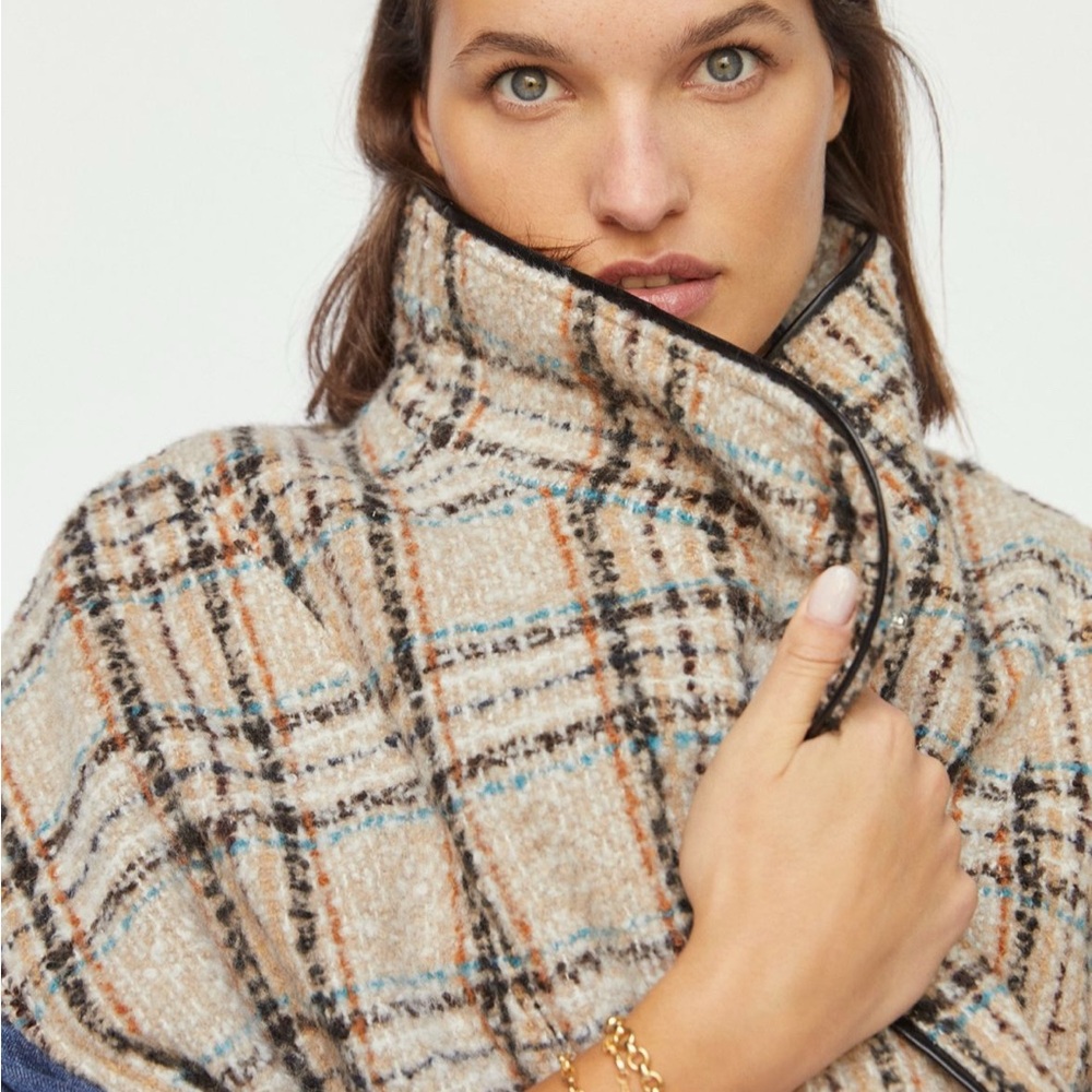 Gently wore- Anthropologie Plaid High-Neck Cape in Cream and Black